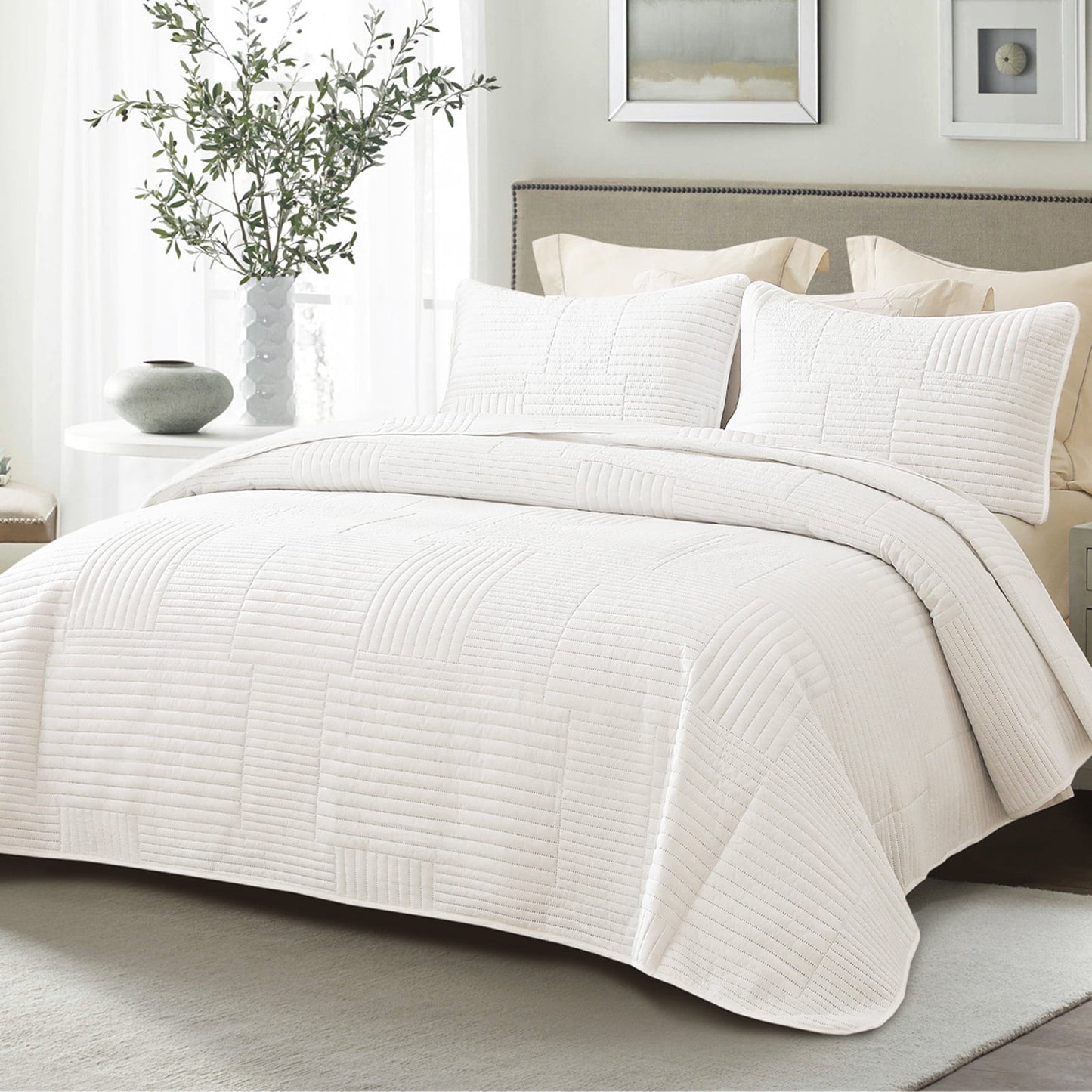 Whale Flotilla King Quilt Set, Soft and Lightweight Bedspreads Coverlet with Striped Pattern, Reversible Bedding Sets with Pillow Shams, 96x104 Inches, White