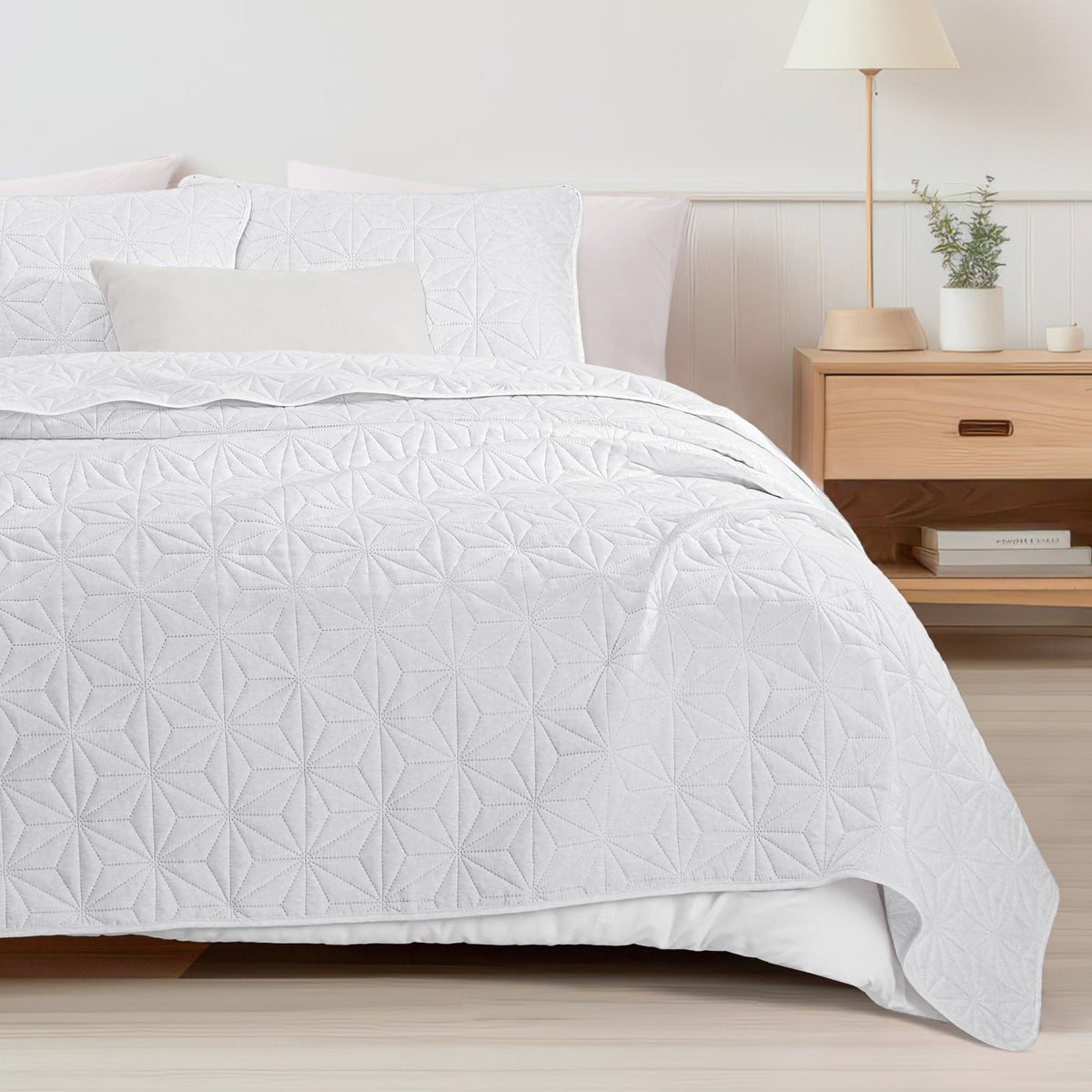 Whale Flotilla Microfiber California King 104"x 112" Quilt Set Lightweight Quilted Bedspreads Coverlets Set with Stars Pattern, White