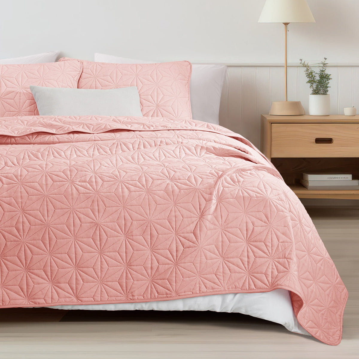 Whale Flotilla Microfiber Queen Size 90"x 96" Quilt Set Lightweight Quilted Bedspreads Coverlets Set with Stars Pattern, Blush Pink