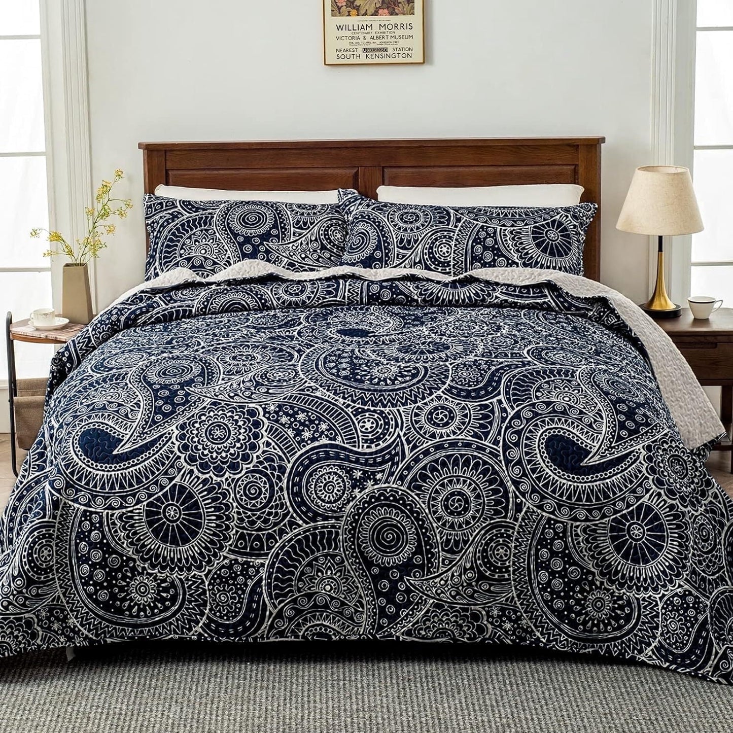 Whale Flotilla Reversible Paisley Quilt Set California King Size, Lightweight Boho Printed Bedspreads Coverlets Quilts Bedding Set with 2 Pillow Shams for All Seasons, Navy/Bone