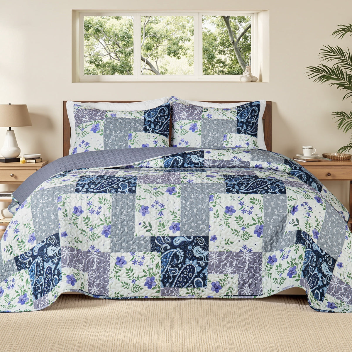 Whale Flotilla Reversible Patchwork Quilts California King Size, Lightweight Boho Printed Bedspreads Coverlets Oversized Quilt Bedding Set with 2 Pillow Shams for All Seasons, Paisley Flowers
