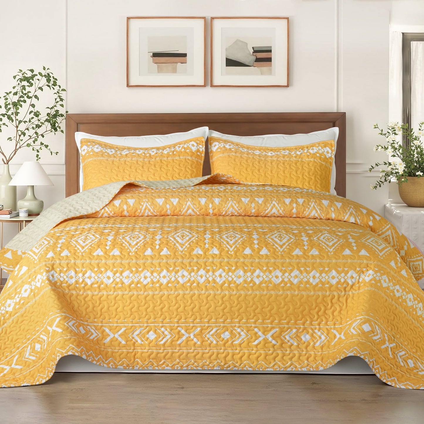 Whale Flotilla Reversible Ultra Soft Printed Quilts Queen Size, Lightweight Patchwork Geometric Stripes Bedspreads Coverlets Queen Quilt Bedding Set with 2 Pillow Shams for All Seasons, Yellow