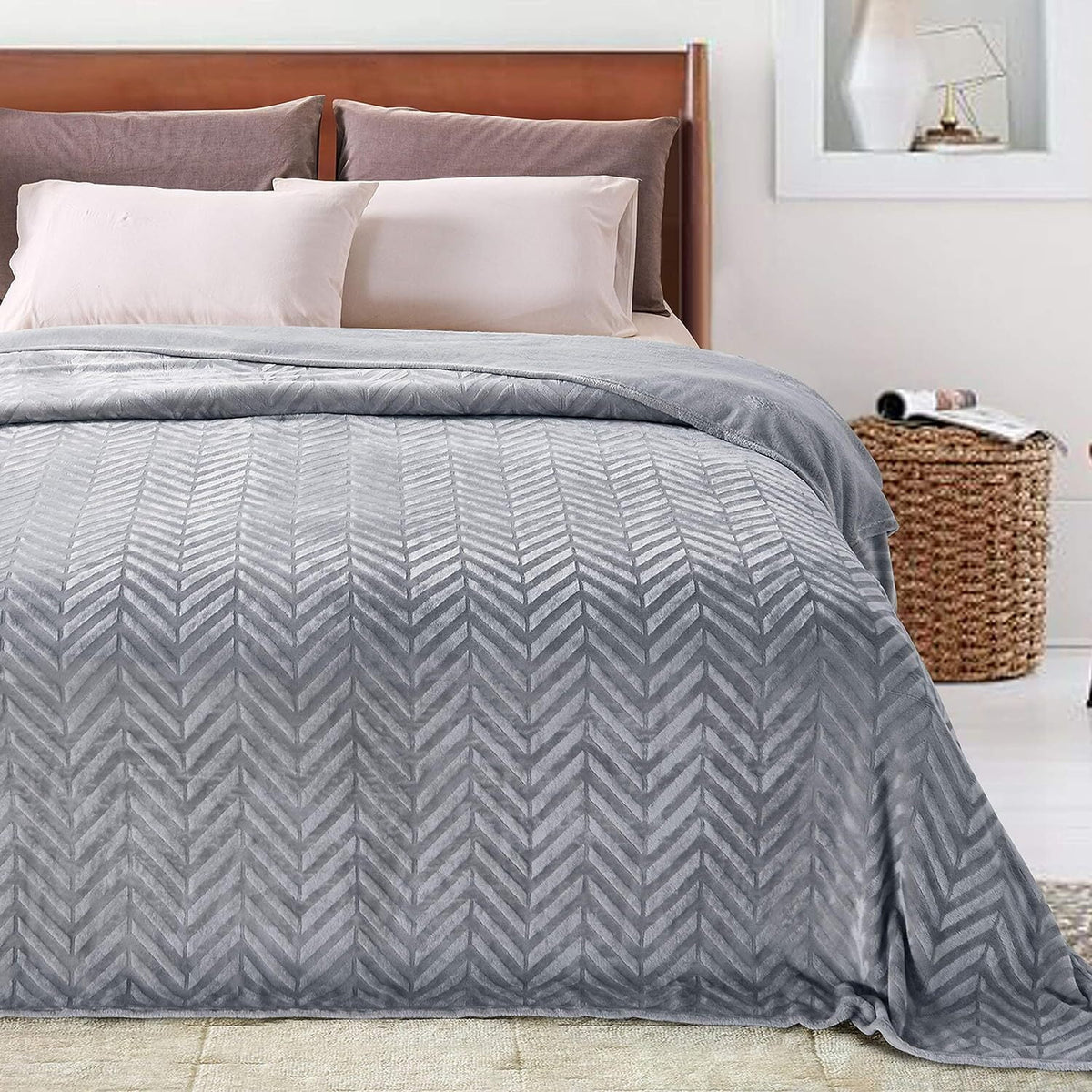 Whale Flotilla Flannel Fleece Twin Size 60x80 Inch Bed Blanket, Soft Velvet Lightweight Bedspread Plush Fluffy Coverlet Chevron Design Decorative Blanket for All Season, Silver Grey