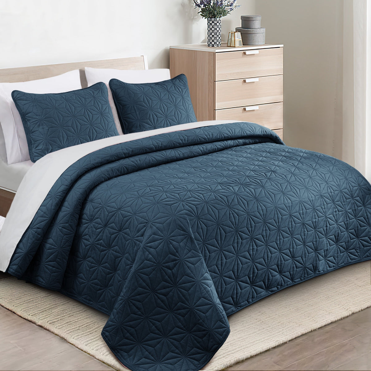 Whale Flotilla Microfiber King Size 96"x 104" Quilt Set Lightweight Quilted Bedspreads Coverlets Set with Stars Pattern, Navy