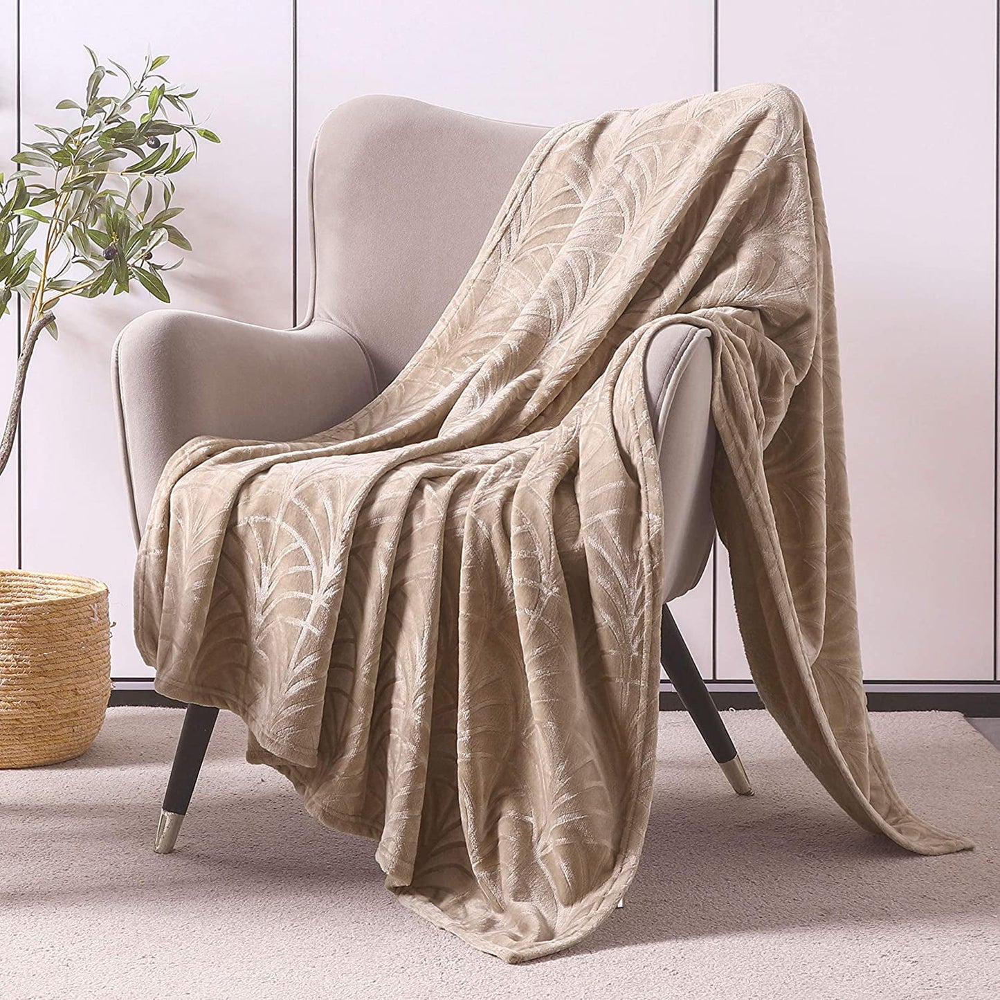 Whale Flotilla Fleece Throw Blanket for Couch, Soft Fluffy Sofa Bed Blanket with Vintage Pattern for All Season, Warm and Lightweight, 50x60 Inch, Champagn