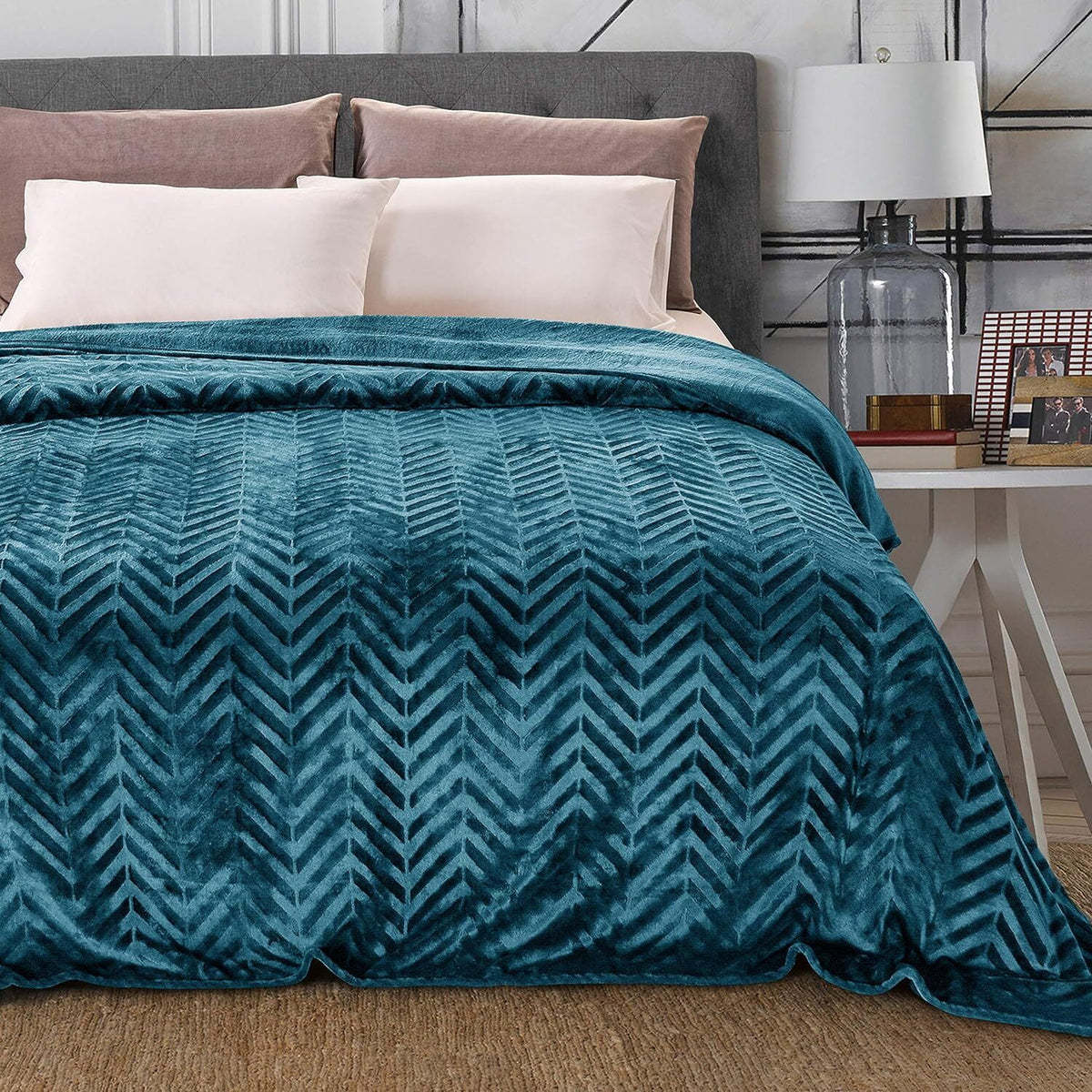 Whale Flotilla Flannel Fleece King Size 90x104 Inch Bed Blanket, Soft Velvet Lightweight Bedspread Plush Fluffy Coverlet Chevron Design Decorative Blanket for All Season, Teal