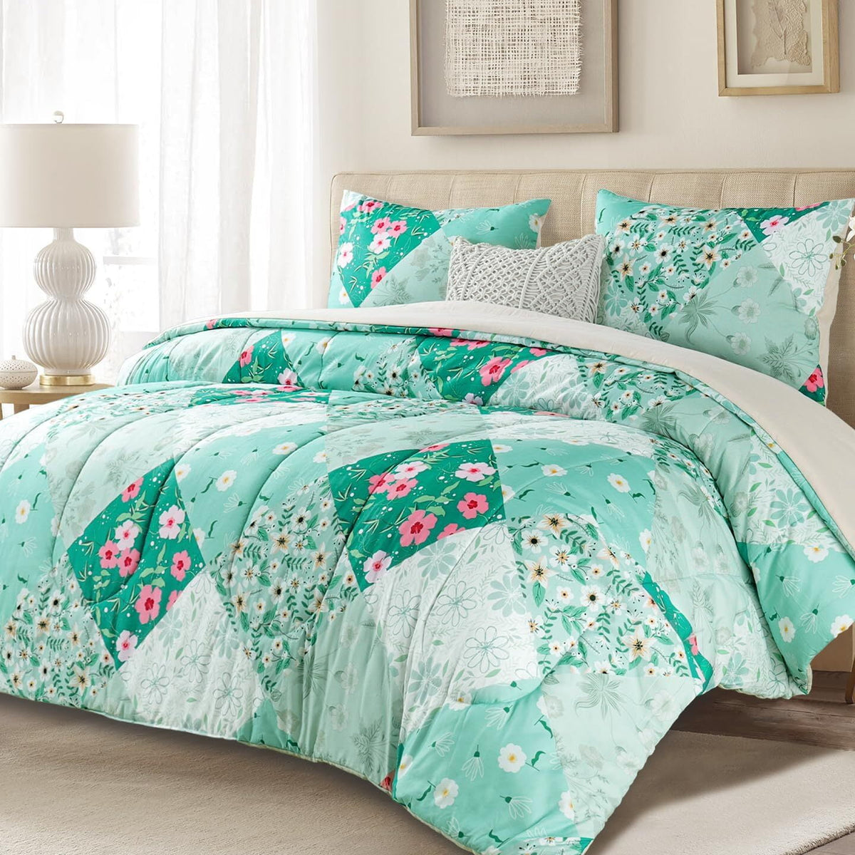 Whale Flotilla 3-Piece Queen Comforter Set, Soft Reversible Bedding Comforter Sets, Patchwork Printed Down Alternative Comforter Duvet for All Seasons, Light Green