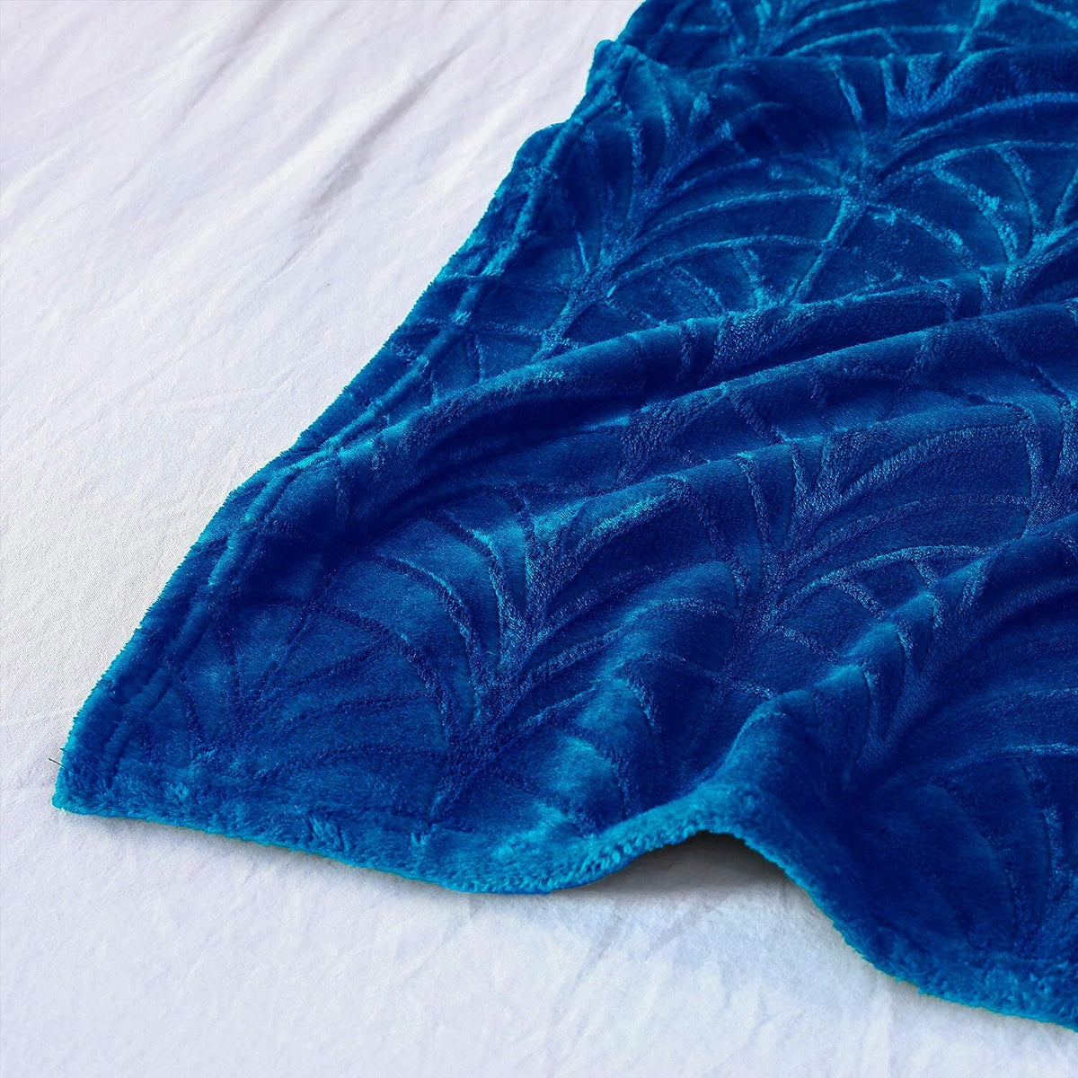 Whale Flotilla Flannel Fleece 60"x80" Twin Size Throw Blanket, Soft Fluffy Velvet Bedspread with Vintage Pattern, Warm Lightweight All-Season Coverlet, Royal Blue