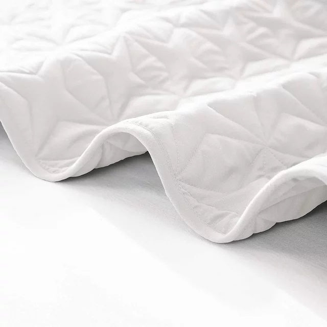Whale Flotilla Quilt Set Twin Size, Soft Microfiber Lightweight Bedspread Coverlet Bed Cover (Star Pattern) for All Seasons, White, 2 Pieces (Includes 1 Quilt, 1 Sham)