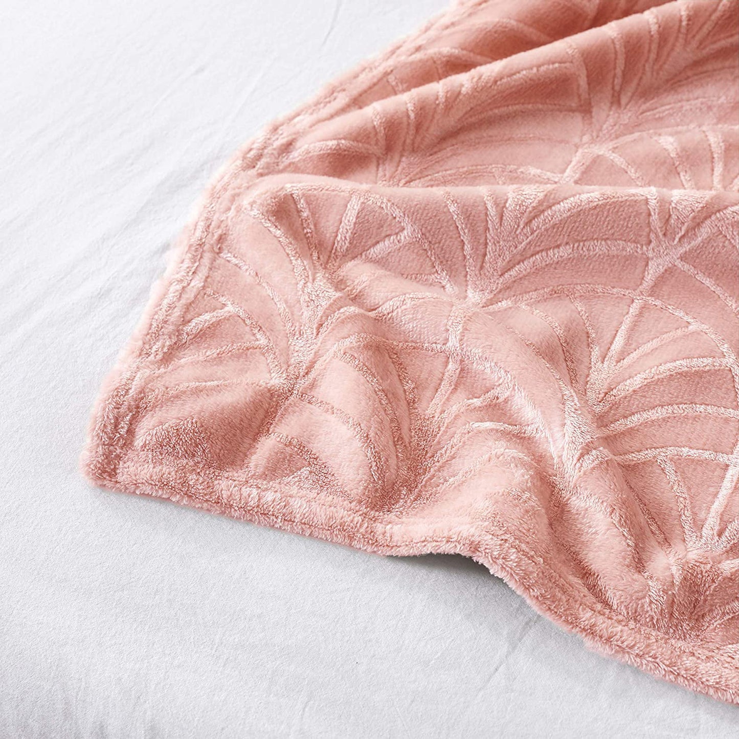 Whale Flotilla California King Quilt Set, Soft Oversized Quilts Bedspread Coverlet Embossed Pattern, Lightweight Reversible Bedding Sets for All Seasons with Pillow Shams, 104x112 Inches, Yellow